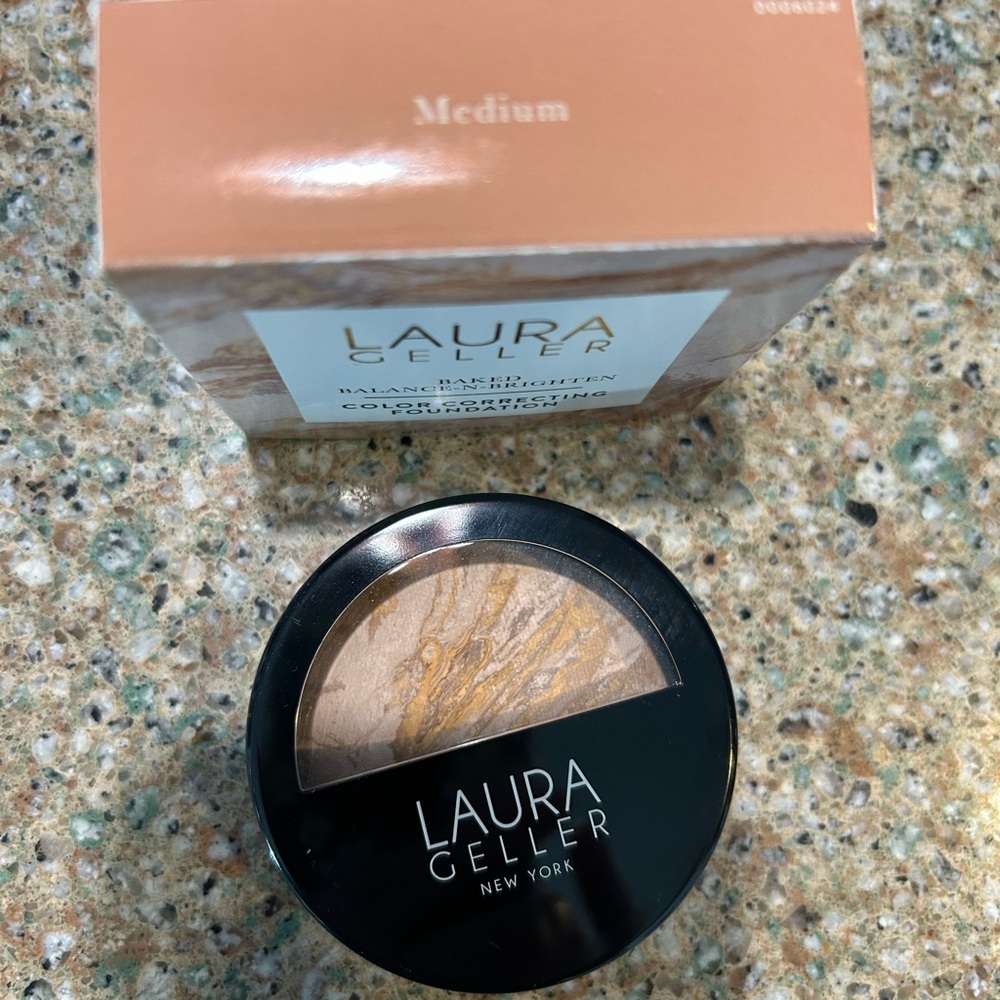 New Laura Geller Baked-Balance- Brighten Color Correcting Foundation. Medium